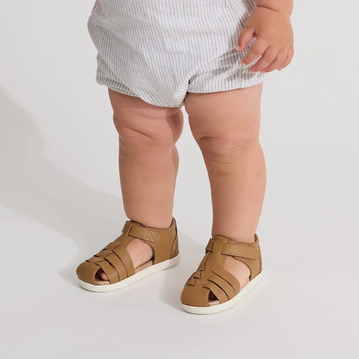 Billie Sandal in Tan