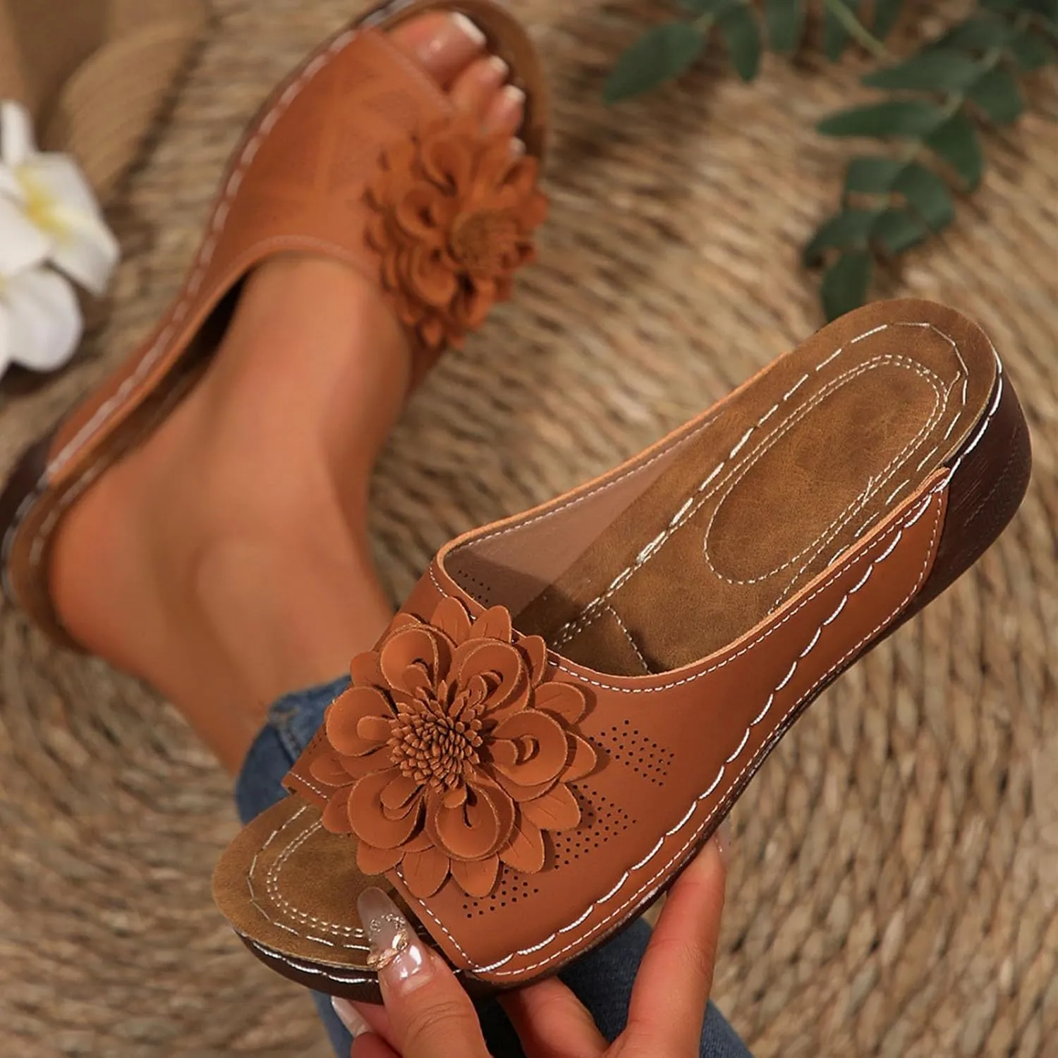 Boho Flower Decor Slide Sandals for Women Summer Outdoor Arch Support Slides Comfort Low Wedge Slippers Beach Sandal