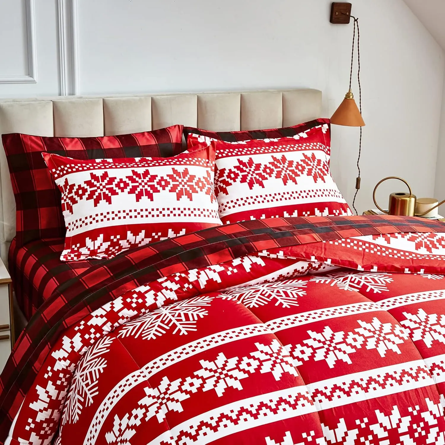 Christmas Bed in a Bag 7 Pieces Red Snowflake Queen Size Comforter Set Holiday Style - Soft Microfiber Reversible Bed Duvet Set (1 Comforter 2 Pillow Shams 1 Flat Sheet 1 Fitted Sheet 2 Pillowcases)