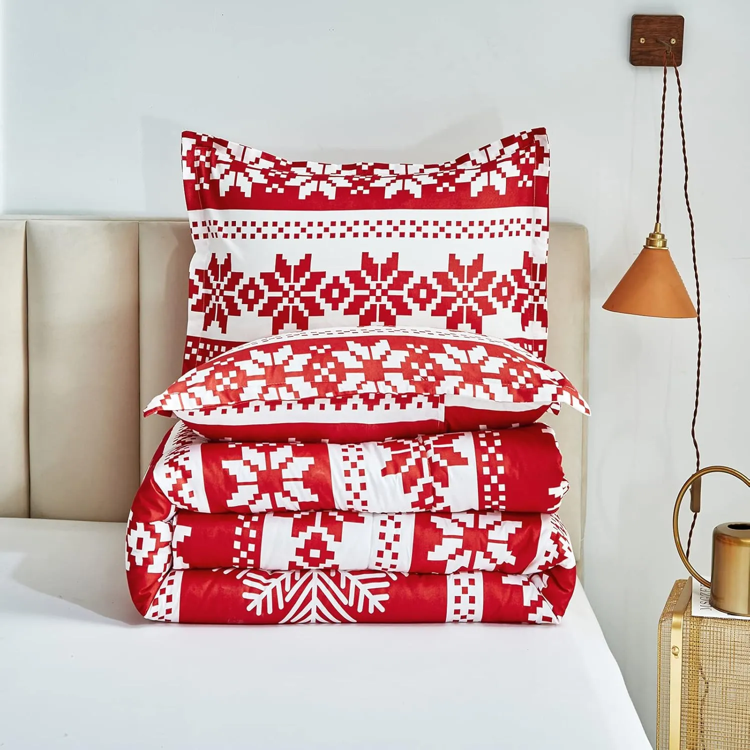 Christmas Bed in a Bag 7 Pieces Red Snowflake Queen Size Comforter Set Holiday Style - Soft Microfiber Reversible Bed Duvet Set (1 Comforter 2 Pillow Shams 1 Flat Sheet 1 Fitted Sheet 2 Pillowcases)