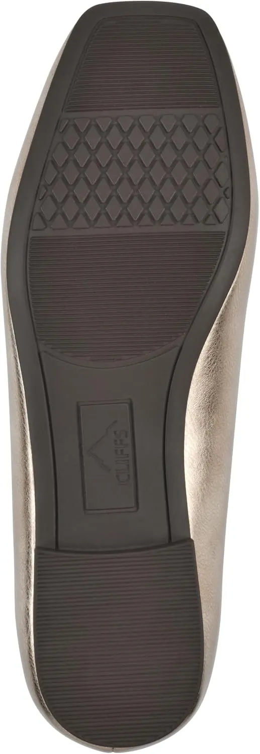 CLIFFS BY WHITE MOUNTAIN Women's Bessey Cushioned Loafer Flat