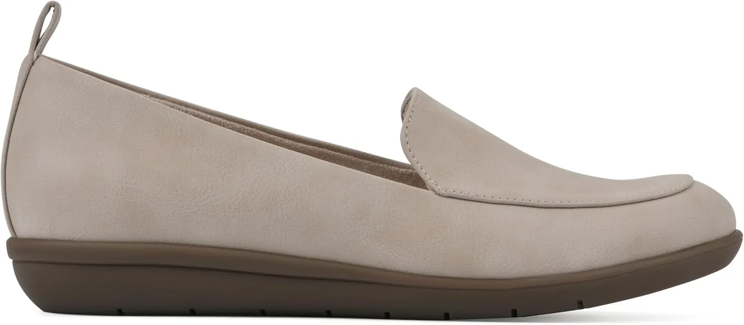 CLIFFS BY WHITE MOUNTAIN Women's Twiggy Moccasin Style Loafer Flat