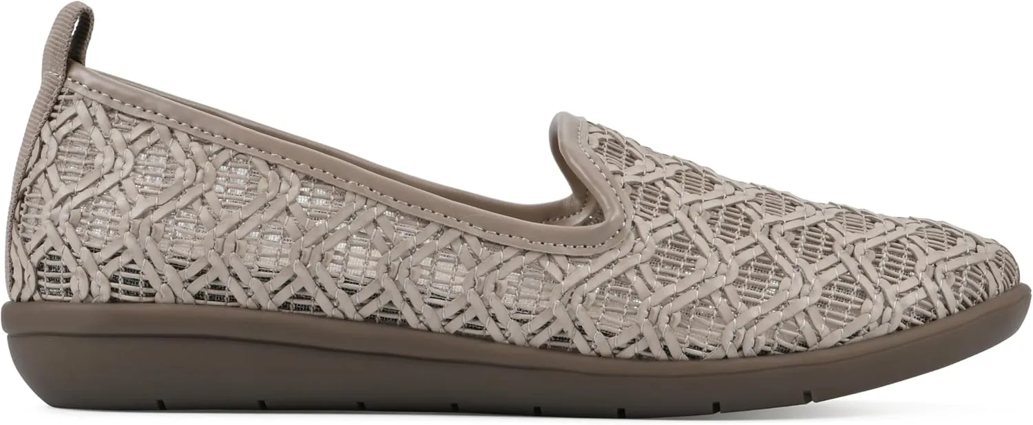 CLIFFS BY WHITE MOUNTAIN Women's Twisty Woven Moccasin Style Loafer Flat