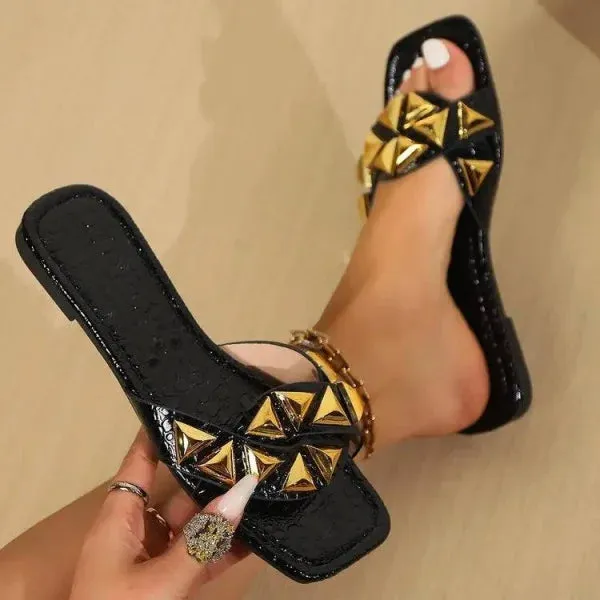 Comfortable Flat Sandals for Women in Plus Sizes with Stylish Design