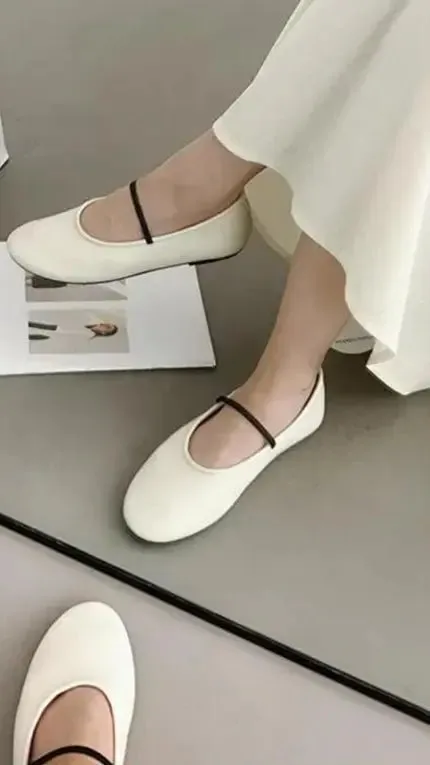 Comfortable flat shoes