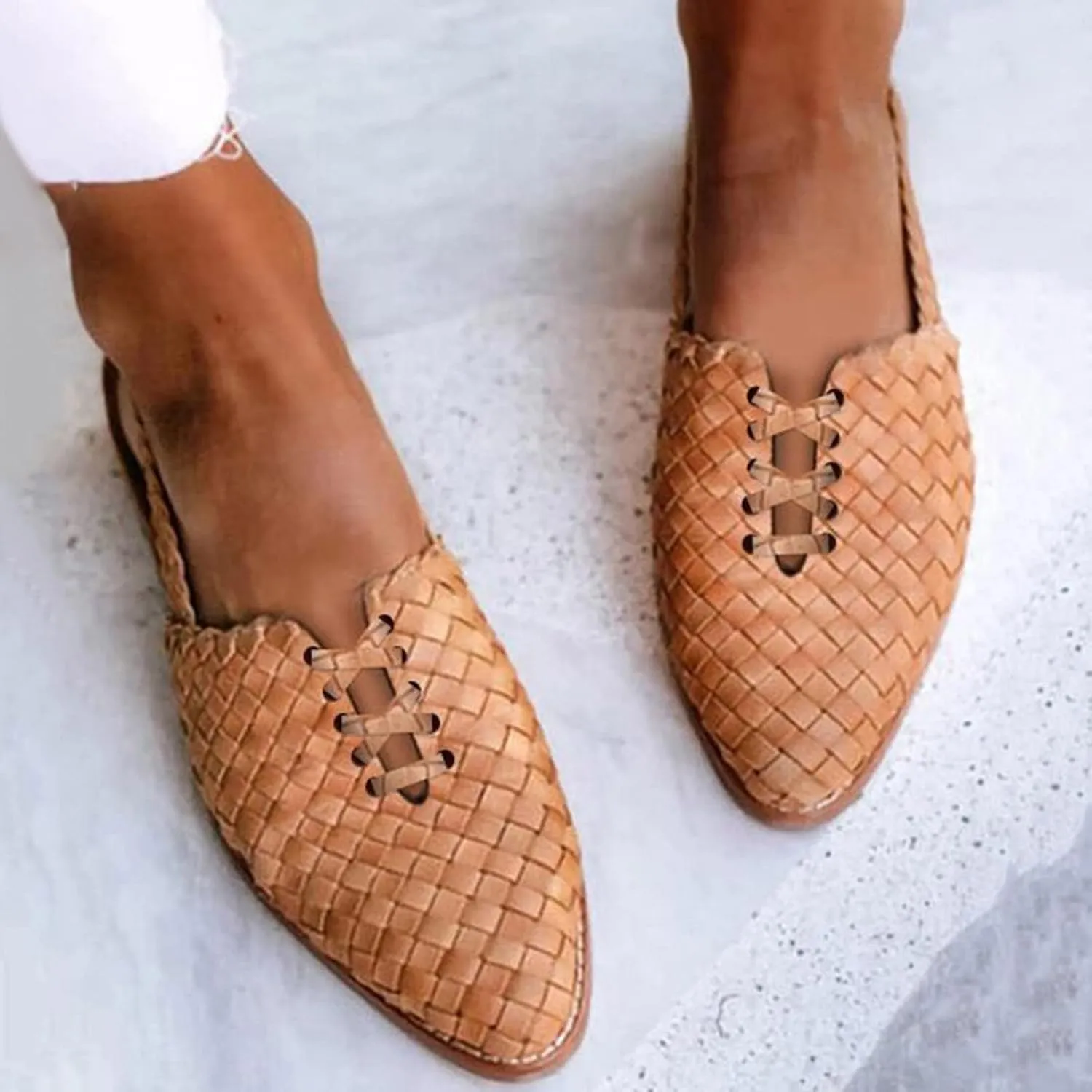 Cutout Sandal for Women Fashion Pointed Toe Closed Toe Weave Strap Buckle Casual Flat Sandalias Summer Comfortable Low Heel Slides Mules Shoes