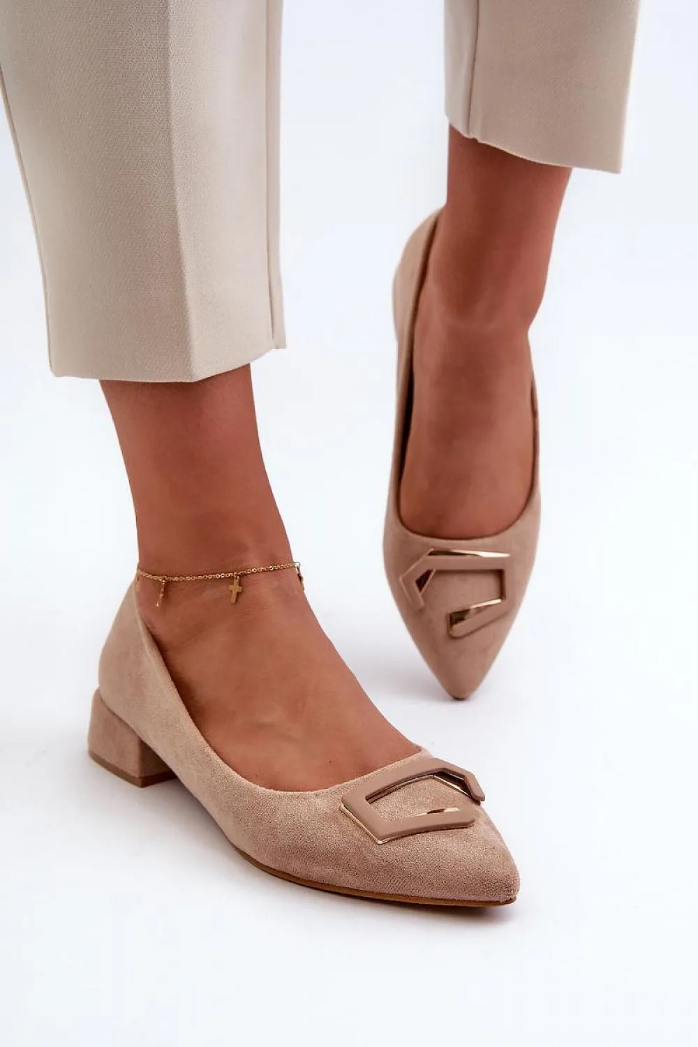 Elegant Sleek Timeless Heel Pumps