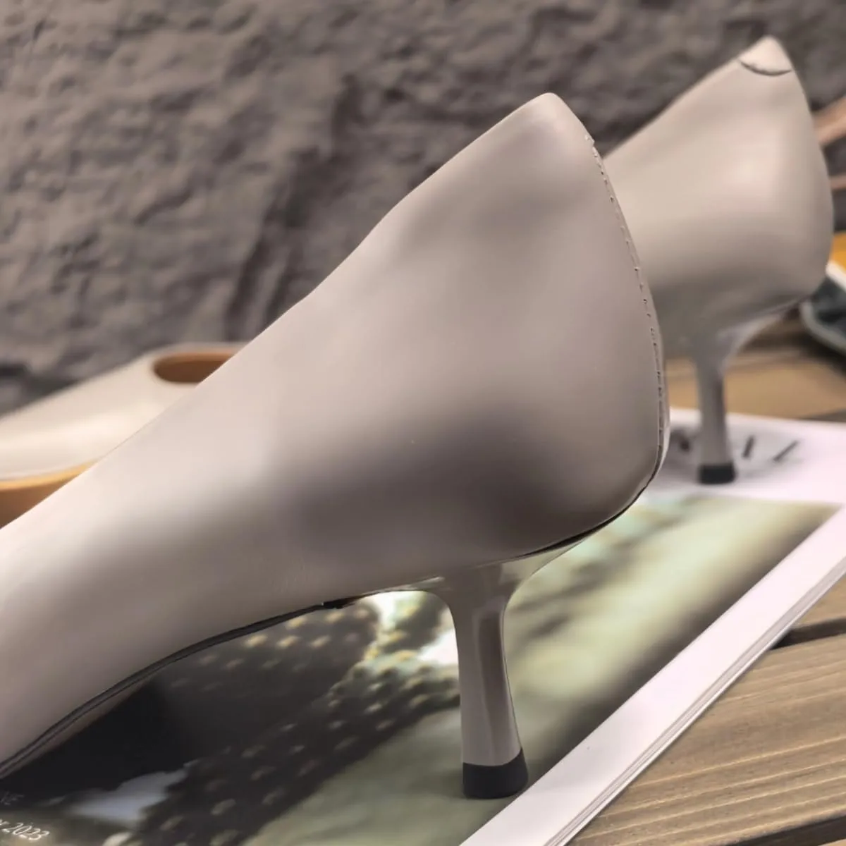 Elegant Women's Pumps Comfortable Stiletto Heel Pointed Toe Genuine Leather Wedding/Party/Office Shoes Luxury Minimalist Style