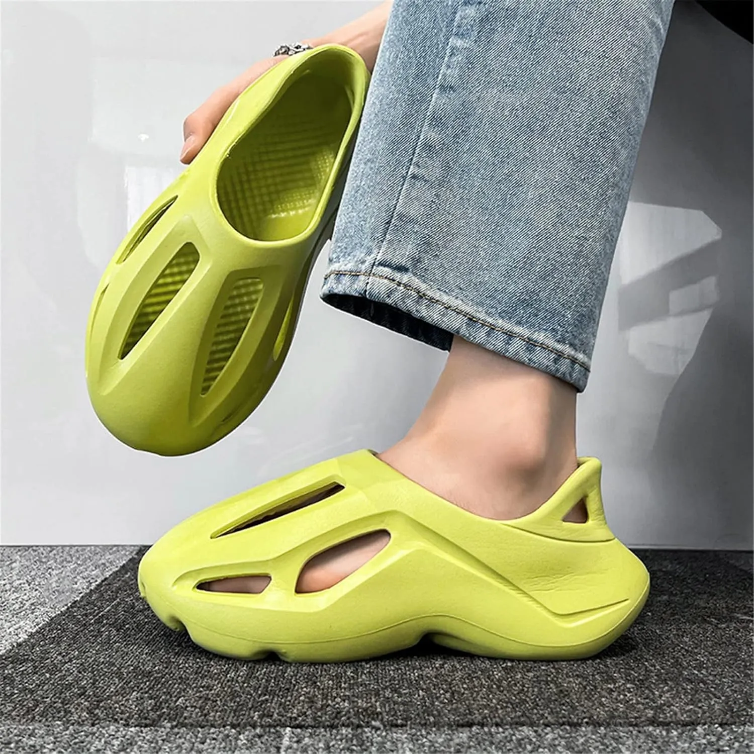 Fashion Trend foam runners for kids sneakers boys cloud slides pillow running shoes girls sandals Big kids outdoor indoor slippers Little Kids