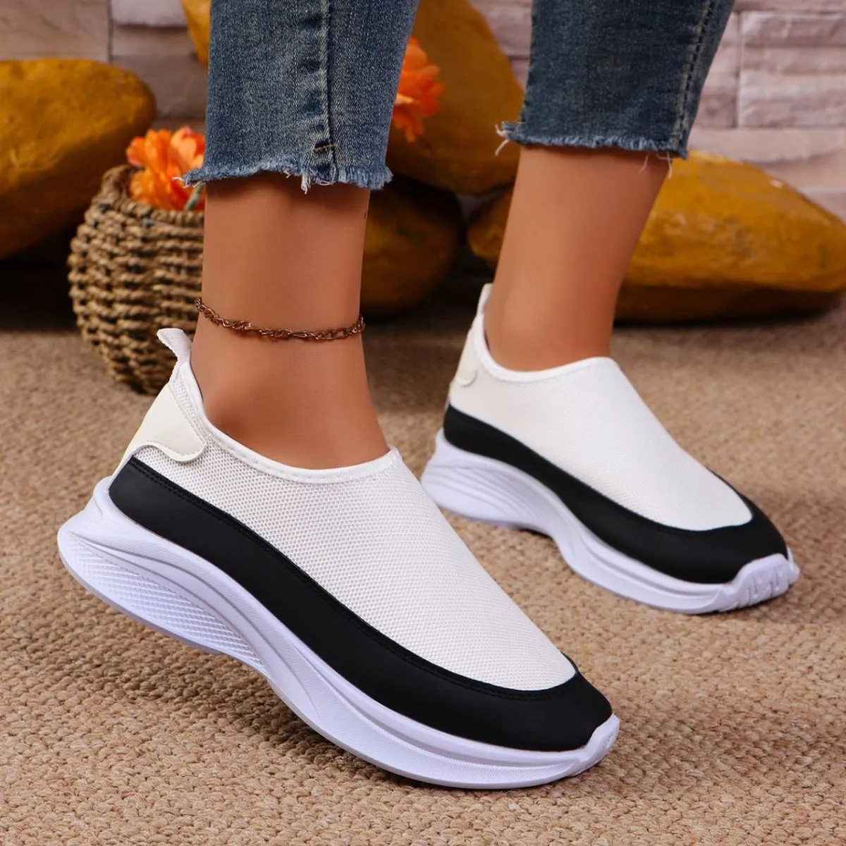 Mesh Contrast Flat Shoes