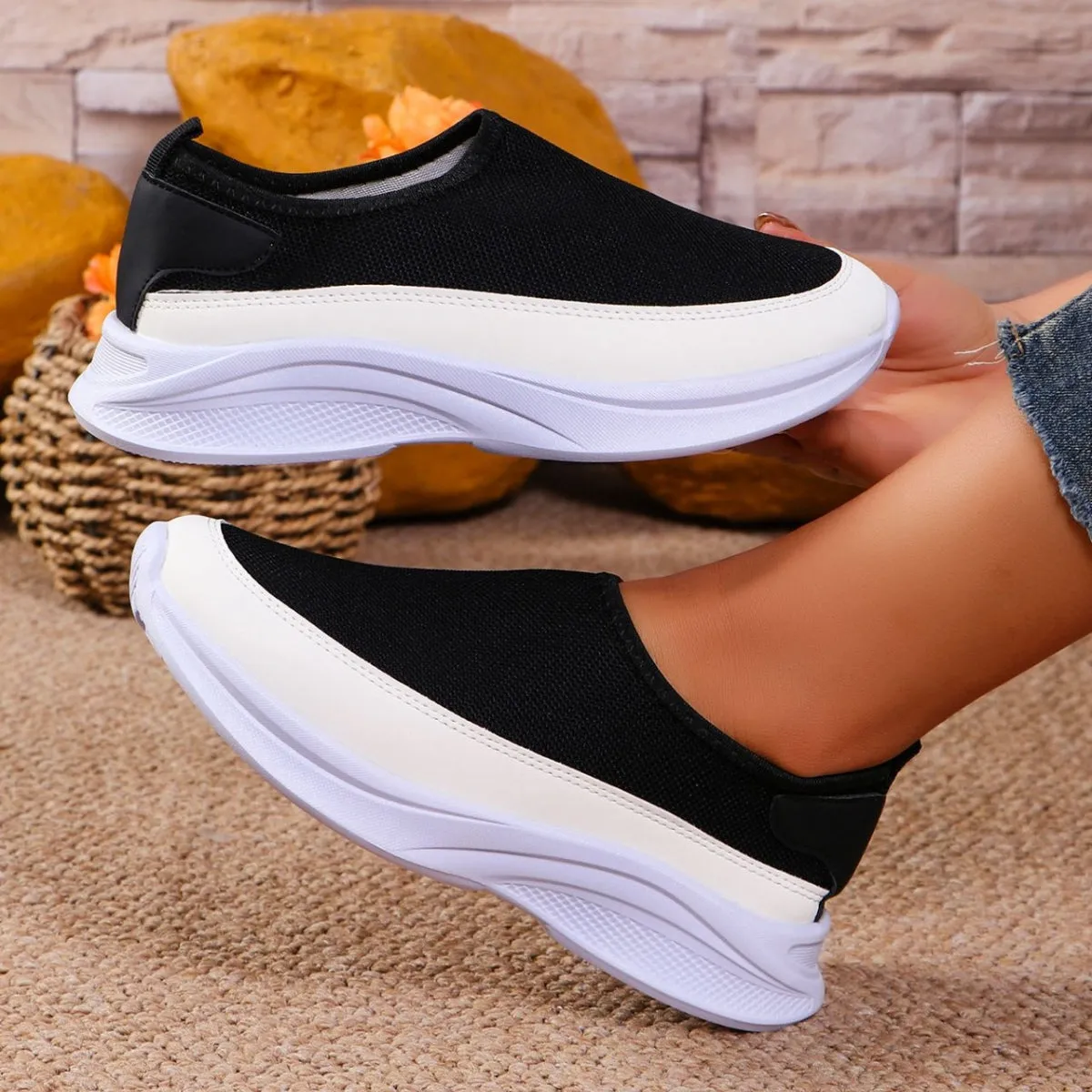 Mesh Contrast Flat Shoes