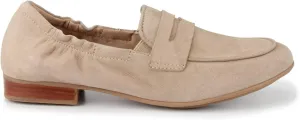 Ros Hommerson Women's Trish Supportive and Comfortable Classic Penny Loafer