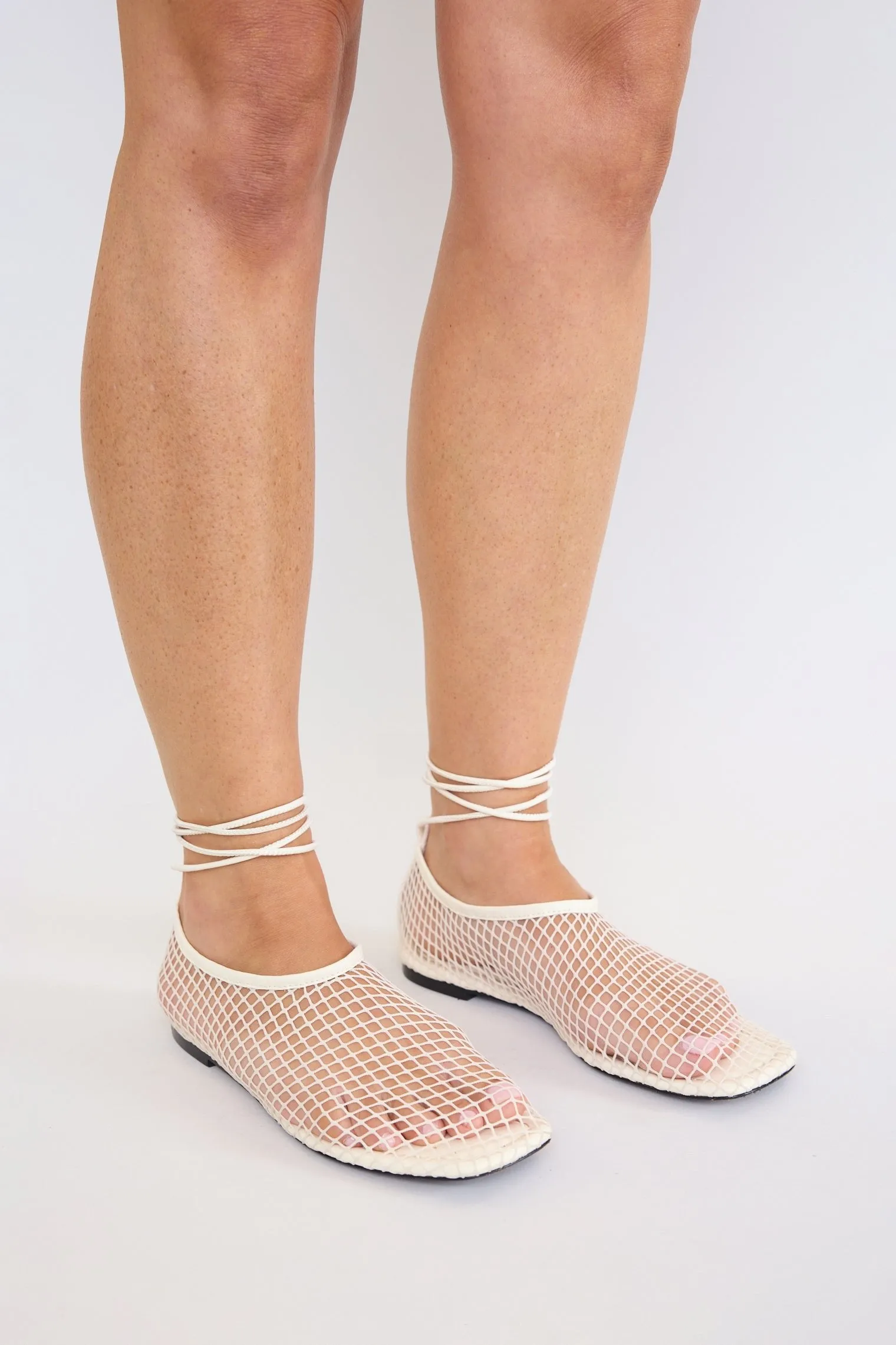 THEOS MESH FLAT | POWDER
