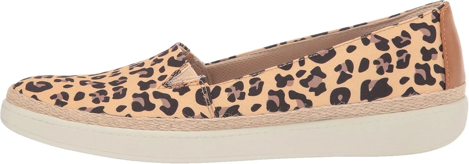 Trotters Women's Accent Loafer