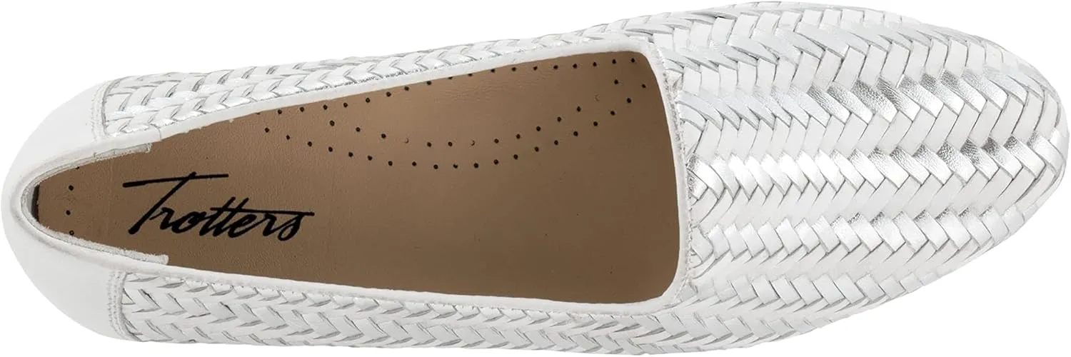 Trotters Women's Lis III Loafer