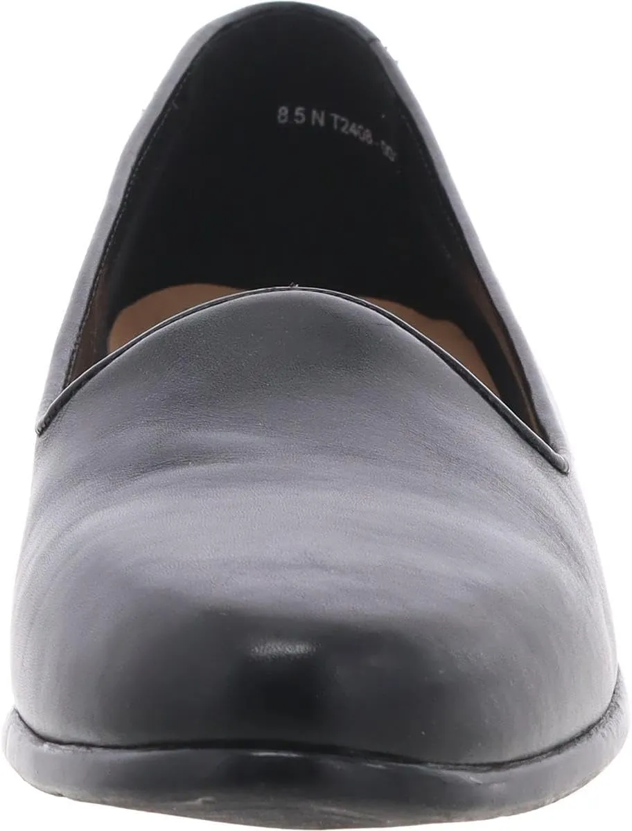 Trotters Women's Liz Lux Loafer Flat