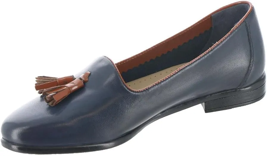 Trotters Women's Liz Tassel Loafer Flat