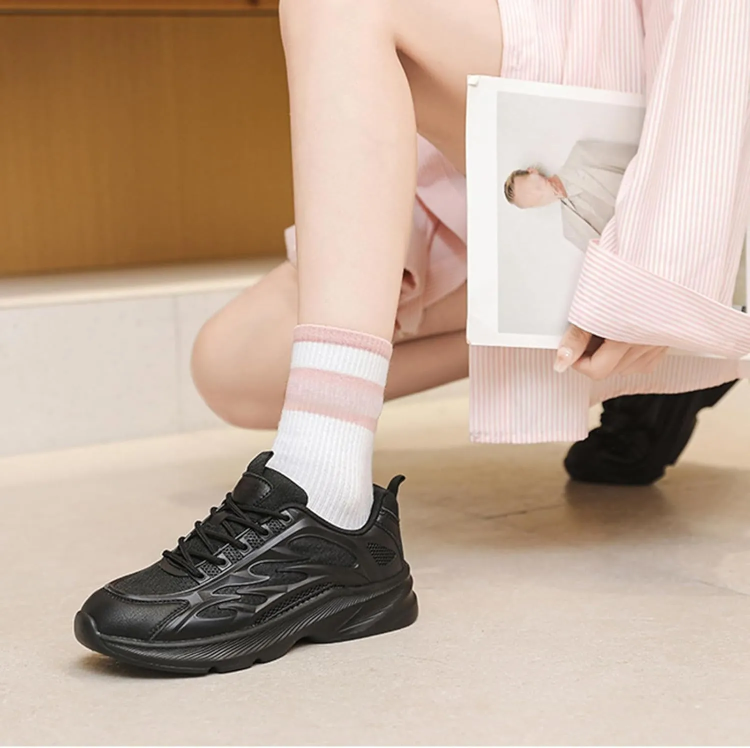 Womens Breathable Mesh Lace Up Walking Shoes Classic Lightweight Soft Athletic Tennis Running Shoes Casual Memory Foam Sneakers