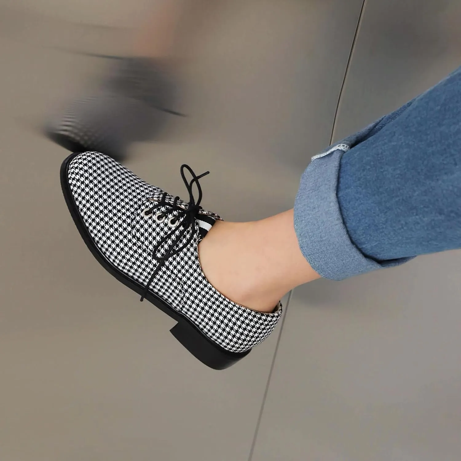 Women's Casual Dress Oxford Shoes, Vintage Brogue Saddle Oxfords, Wingtip Round Toe Lace up Shoes