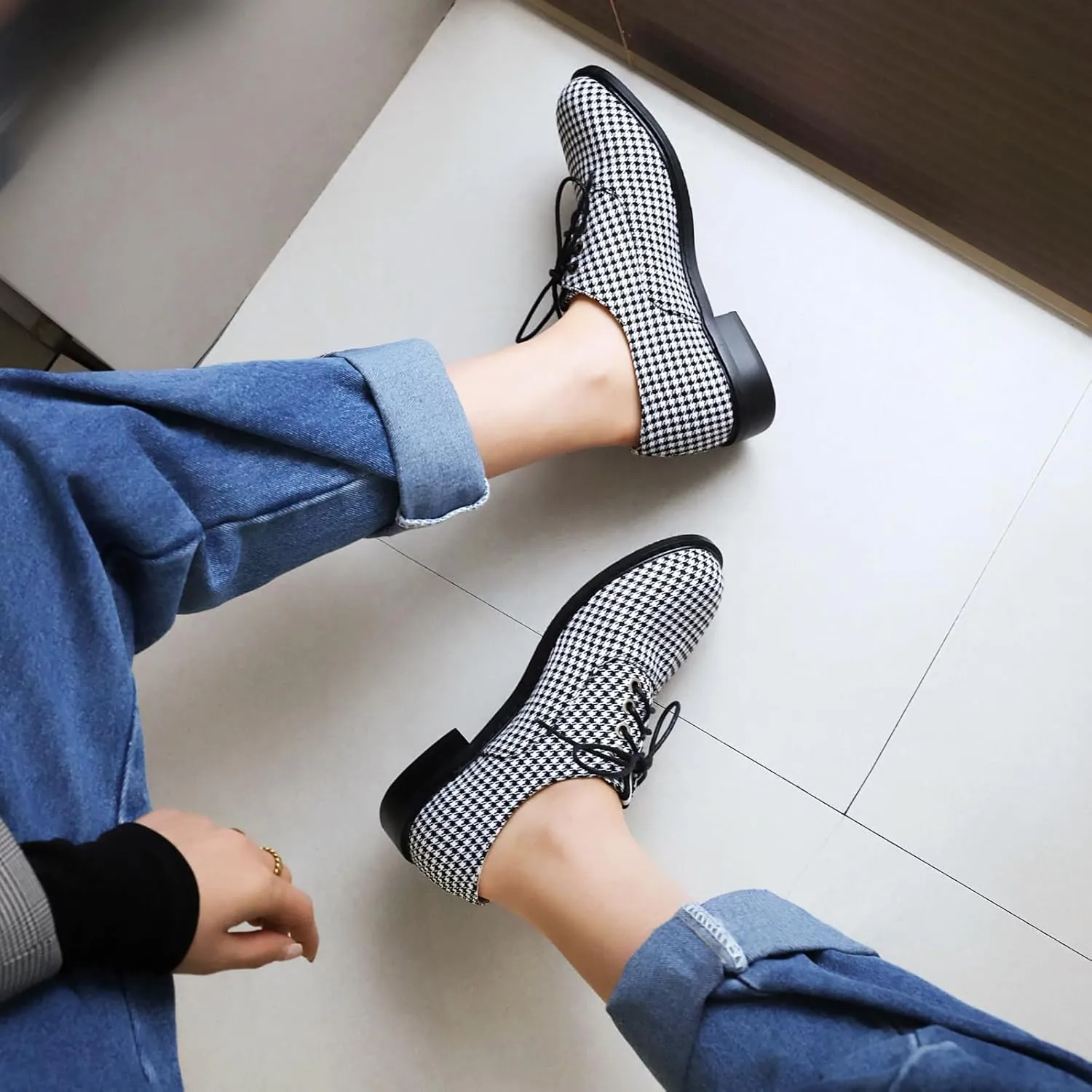 Women's Casual Dress Oxford Shoes, Vintage Brogue Saddle Oxfords, Wingtip Round Toe Lace up Shoes