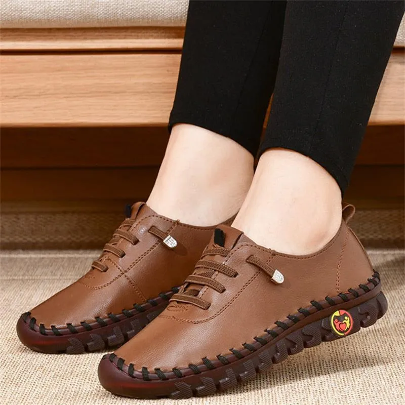 Women’s comfortable soft-sole flat shoes