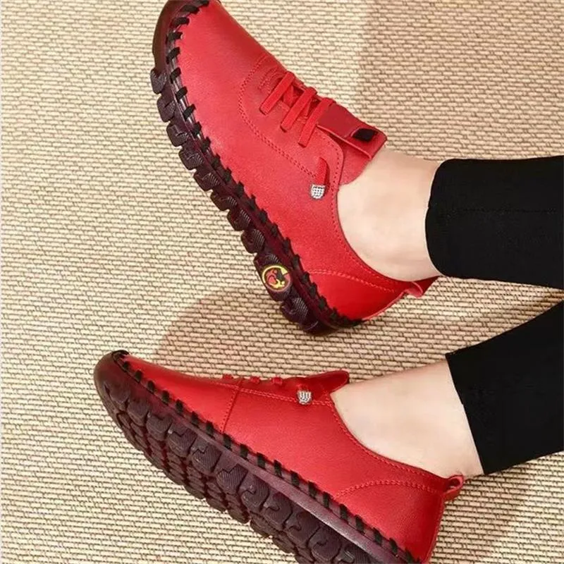 Women’s comfortable soft-sole flat shoes
