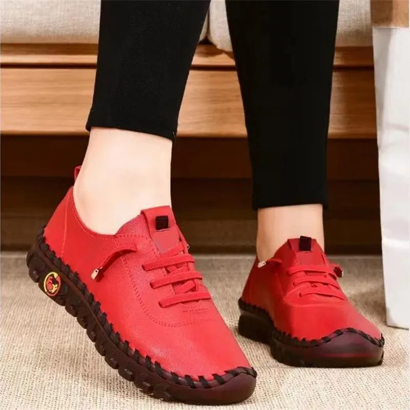 Women’s comfortable soft-sole flat shoes