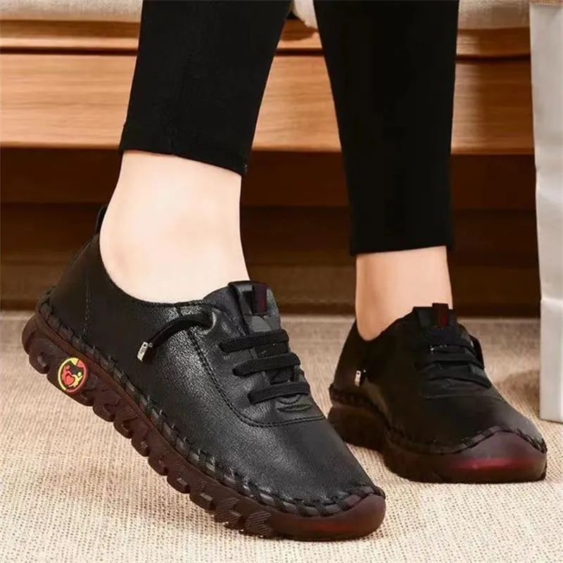 Women’s comfortable soft-sole flat shoes