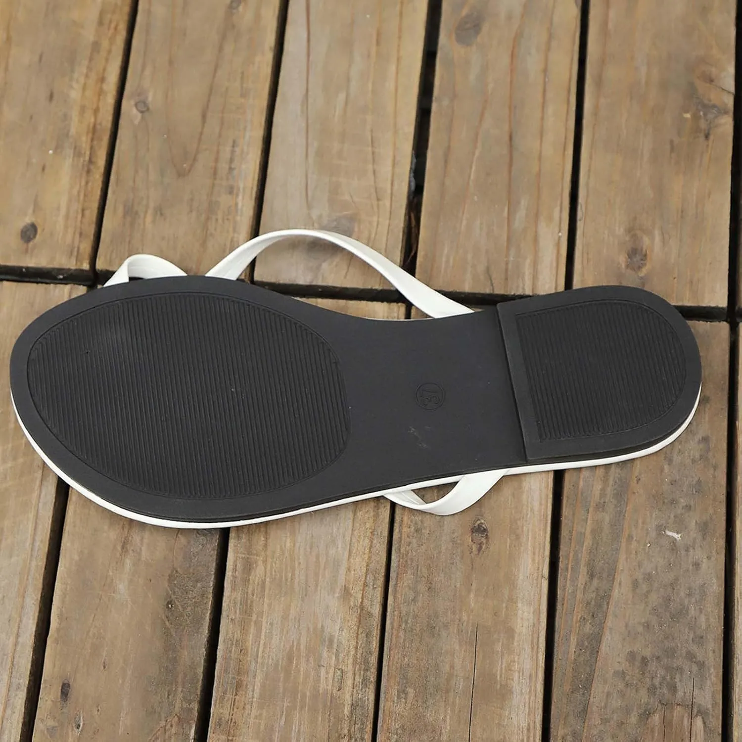 Women's Cross Strap Flip Flops Summer Sexy Casual Clip Toe Sandals Lightweight Flat Slippers Beach Sandal Shoes