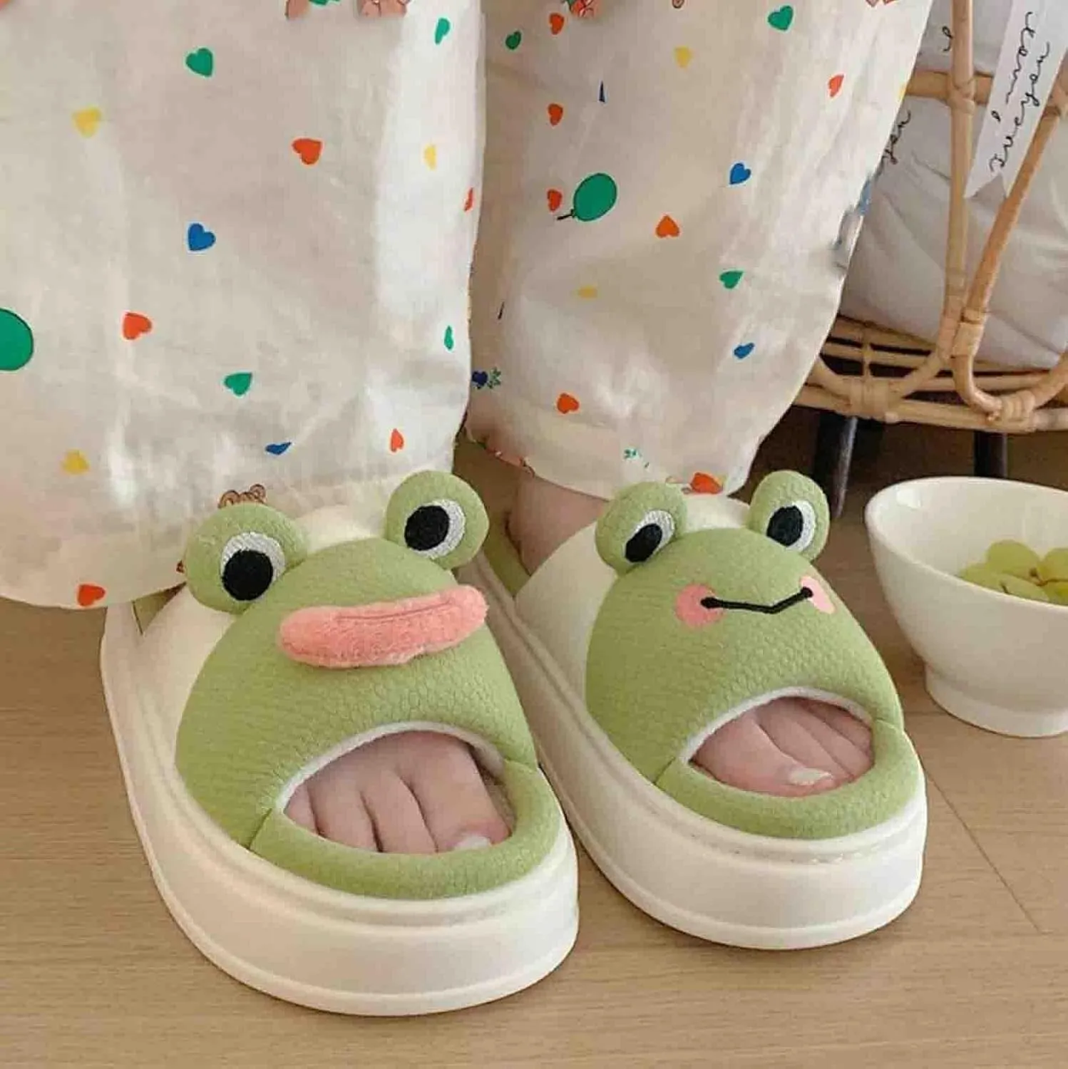 Womens Four Seasons Home Linen Slippers Cute Cartoon Animal Frog Shape Slippers Comfortable Bedroom Kawaii Cloud Slides