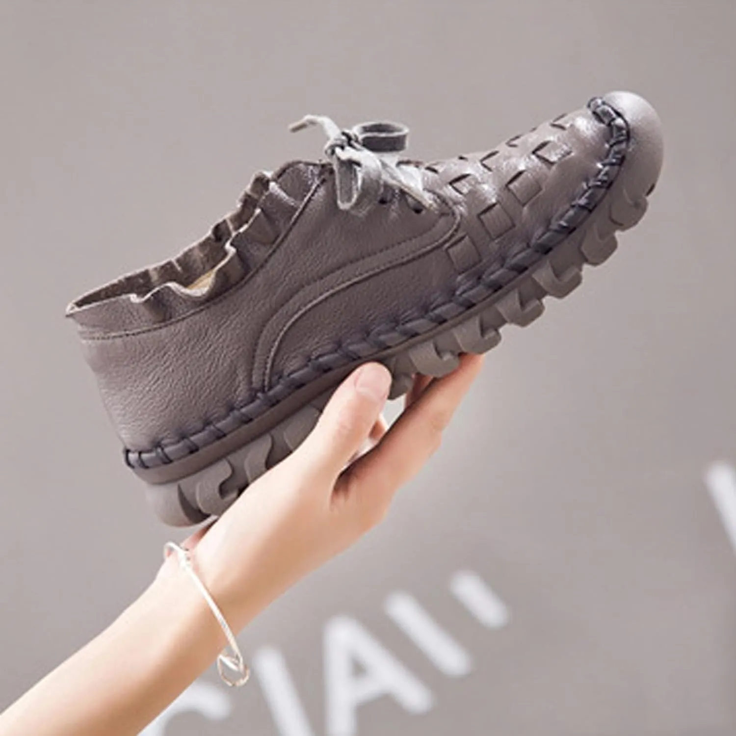 Women's Hand Stitching Lace-up Flat Loafers,Comfortable Classic Woven SOFE Leather Round Toe Non-Slip Breathable Mom Shoes Leisure Walk Soft Sole Driving Shoes