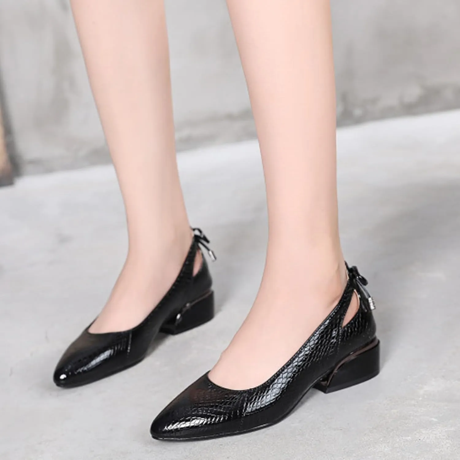 Women's Leather Printed Blocks Chunky Low Heel Pumps Elegant Closed Pointed Soft Sole Non-Slip Slip-On Low Heel Work Formal Shoes Business Wedding Pumps Bow Decoration