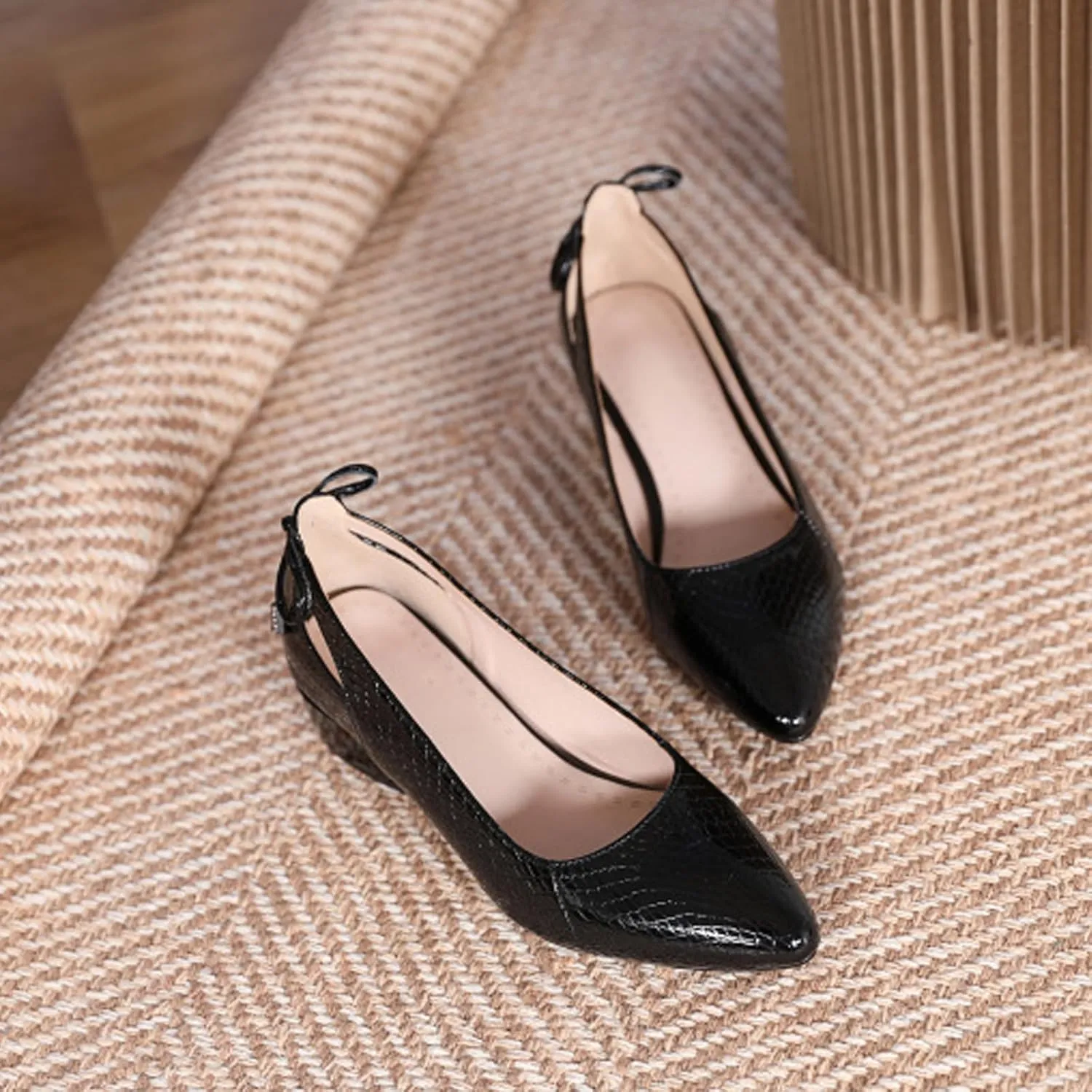 Women's Leather Printed Blocks Chunky Low Heel Pumps Elegant Closed Pointed Soft Sole Non-Slip Slip-On Low Heel Work Formal Shoes Business Wedding Pumps Bow Decoration